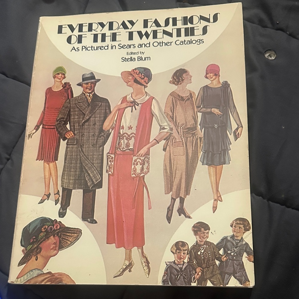 Everyday Fashions of the Twenties Vintage Illustration Book - Pink & Cream Cover
